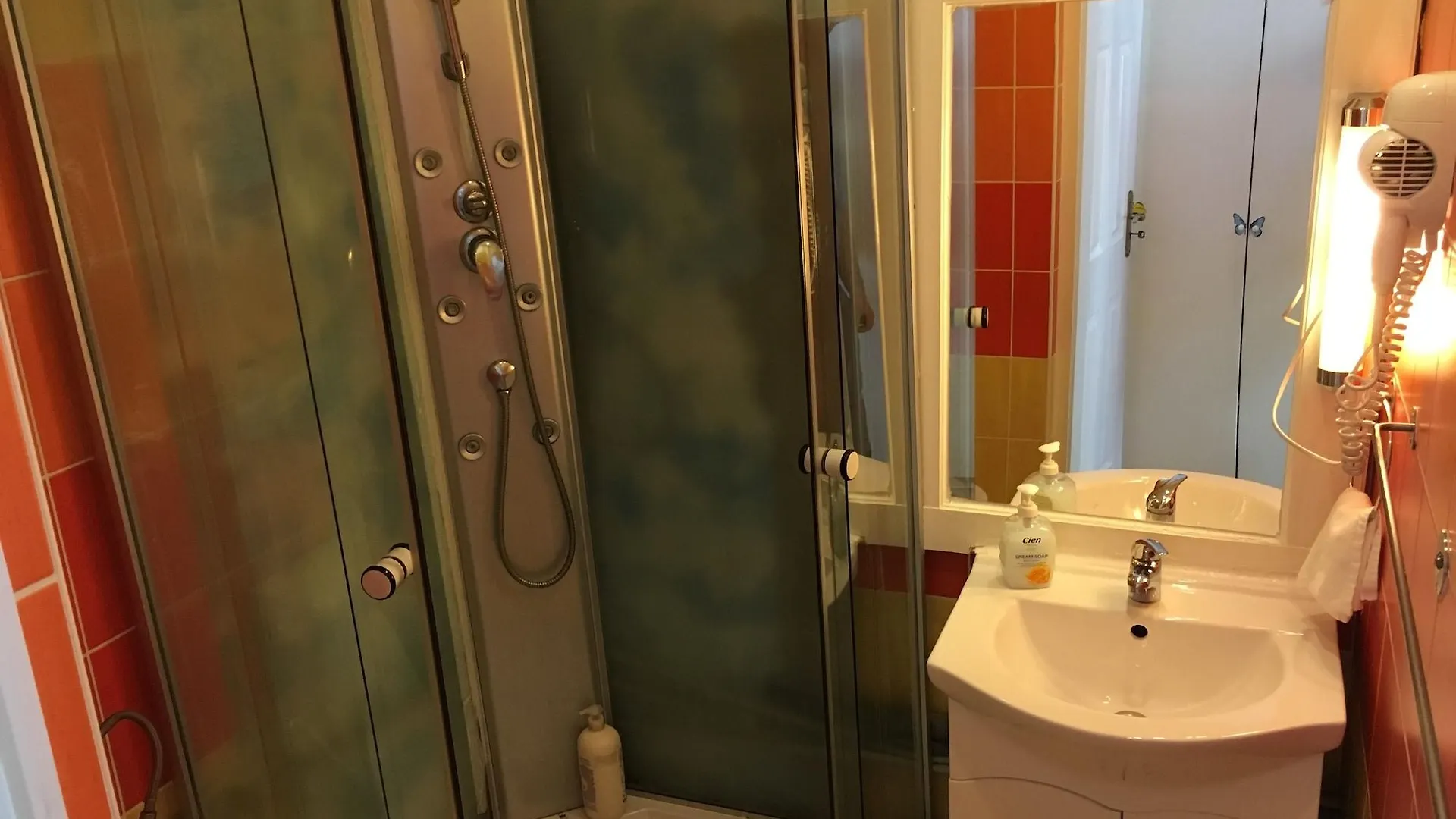 Apartment Europa Centerpoint Guesthouse Budapest