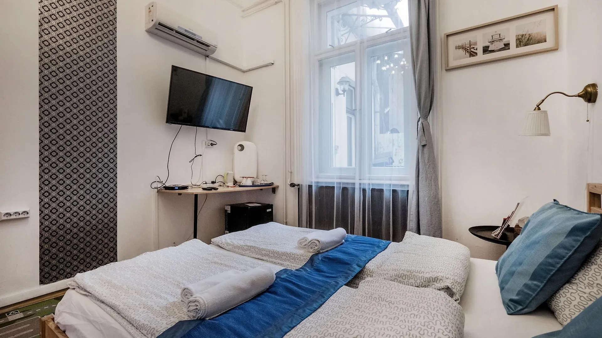 Europa Centerpoint Guesthouse Budapest 0*,